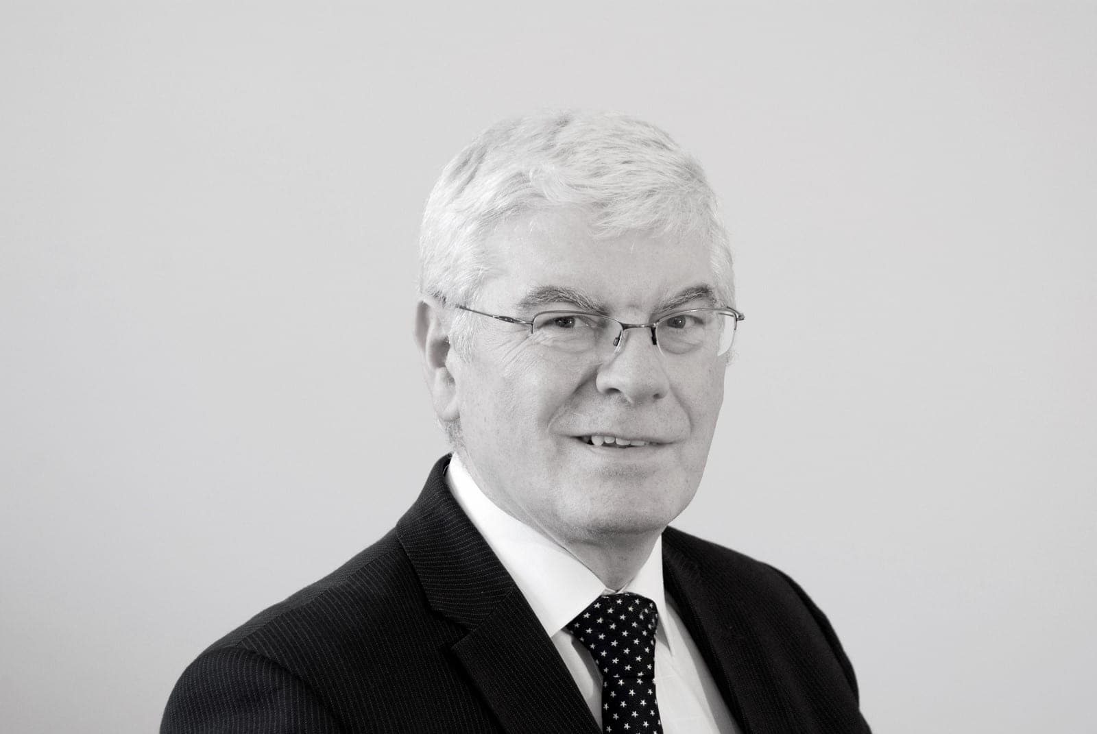 Ian Armstrong, Aircraft Surveyor/ Consultant